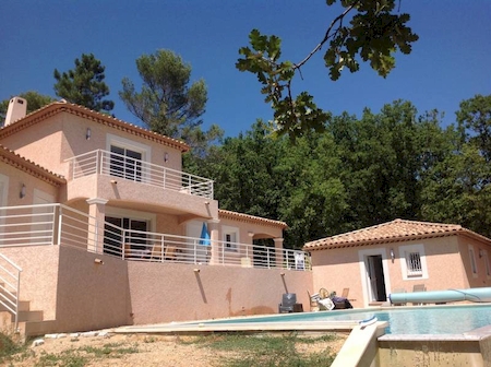 Installation gouttière sur villa à Forcalqueiret