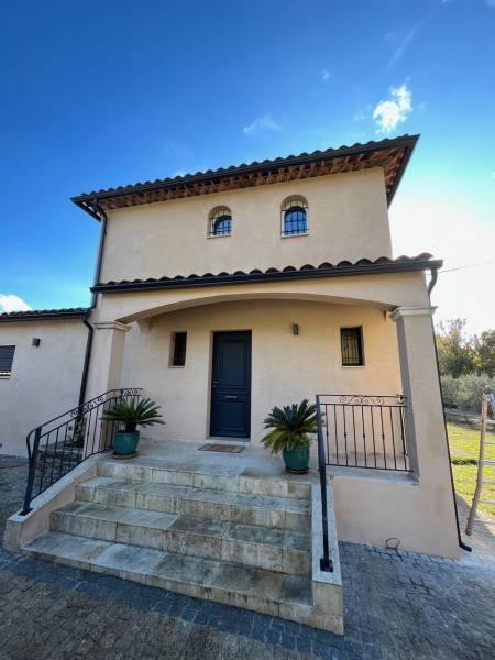 Fabrication et pose de gouttière aluminium, couvertine et boite à eaux sur Toulon et tout le var